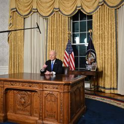 El presidente de Estados Unidos, Joe Biden, pronuncia su discurso de despedida a la nación desde la Oficina Oval de la Casa Blanca en Washington, DC. | Foto:MANDEL NGAN / POOL / AFP