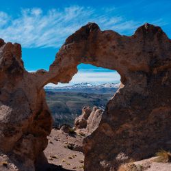 El sorprendente norte neuquino, en medio de un paisaje árido, misteriosas formaciones rocosas erosionadas por los fuertes vientos durante millones de años.