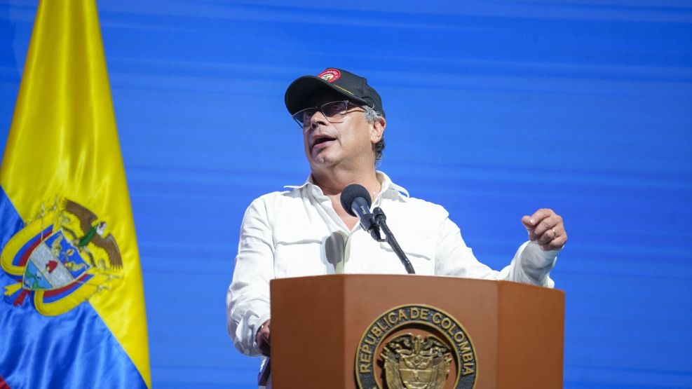 Petro Calls on Colombian Banks to Boost Growth With Cheap Credit