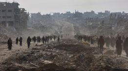 Miles de Palestina regresan a Gaza tras el inicio del alto al fuego acordado entre Israel y Hamás