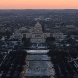 Una vista del Capitolio de Estados Unidos al amanecer del día donde Donald Trump, prestará juramento como el 47º presidente de Estados Unidos. Foto de Brendan McDermid / AFP | Foto:AFP