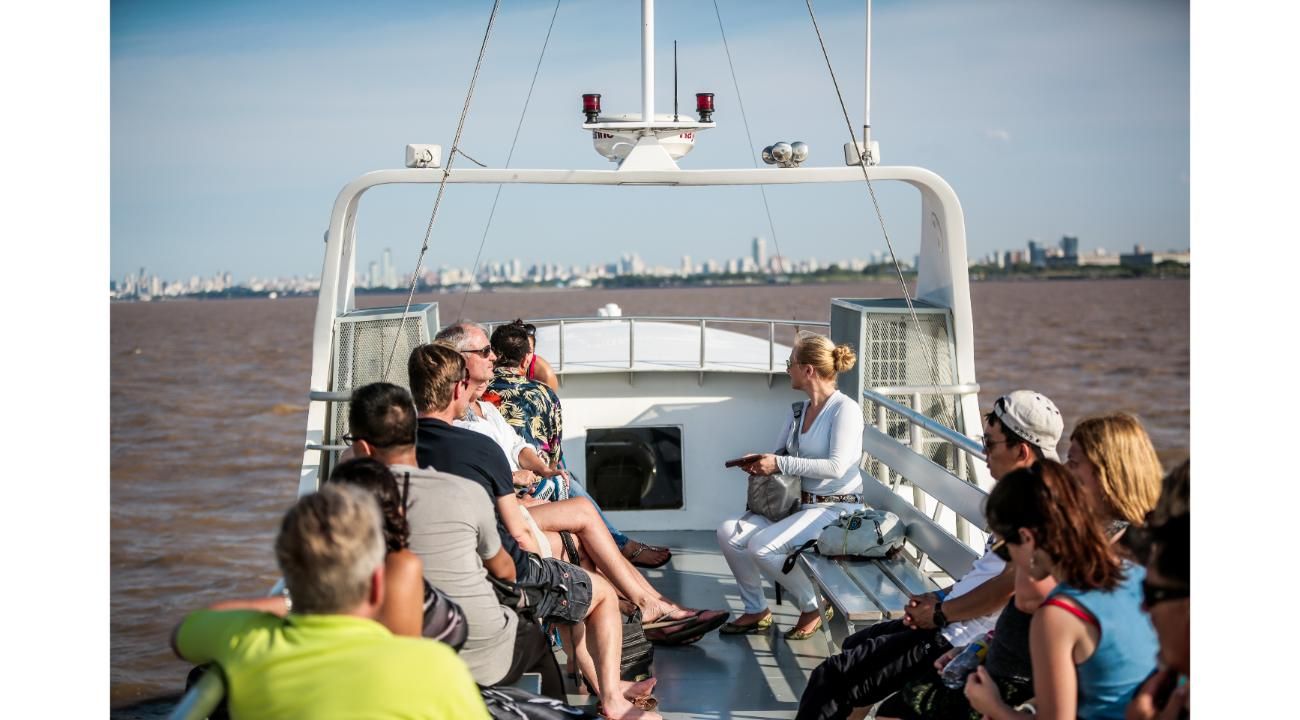 Sturla Viajes: Más de 77 años navegando hacia la innovación y la excelencia en turismo fluvial