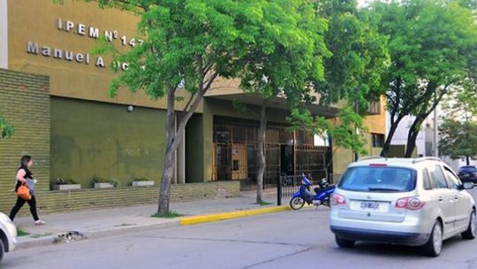 Villa María mejora 15 escuelas: reparación de techos e instalación de aires acondicionados