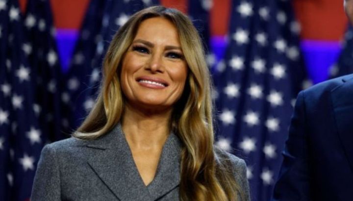 Elegancia y sobriedad: el inusual look que eligió Melania Trump para la toma de posesión de su marido