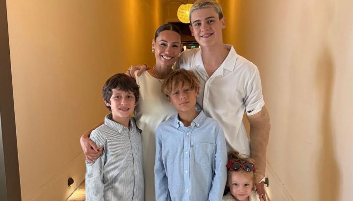 Una a una, todas las postales del viaje de Pampita con sus hijos a Orlando