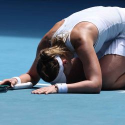 La española Paula Badosa celebra su victoria durante su partido individual femenino en el décimo día del torneo de tenis Abierto de Australia en Melbourne. Foto de DAVID GRAY / AFP | Foto:AFP