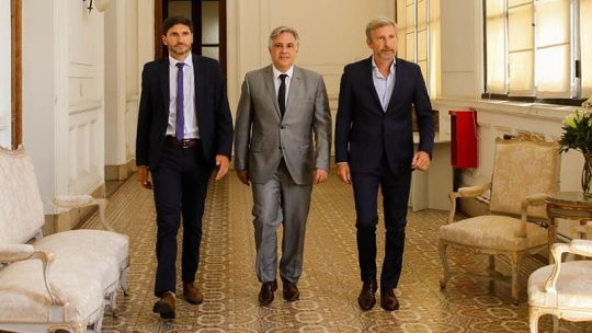 Gobernadores Llaryora, Pullaro y Frigerio