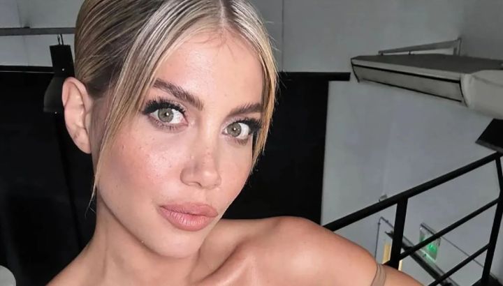 Chau al lacio y al rubio platinado, Wanda Nara se mostró con un nuevo look de ondas y raíces naturales