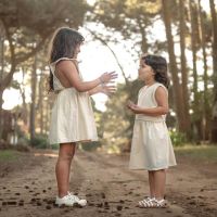 Diseño para volver a lo esencial. Pineco lanza su nueva colección de moda infantil Raíces de la Esencia