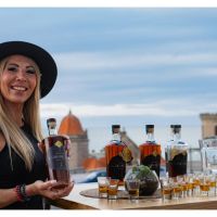 "La Dama del Whisky: El Sueño Marplatense que Conquista Paladares"
