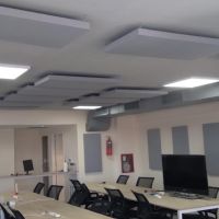 Soluciones acústicas: diseñando espacios con confort sonoro y estilo