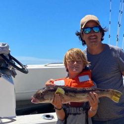 Salen pasadas las 7 de la mañana y a mediodía se regresa a la costa. Un plan para combinar familia y la actividad piscatoria. 