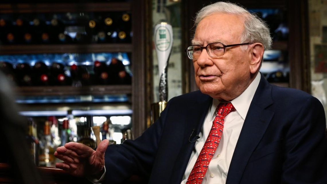 Consejos de Warren Buffett para quienes quieran comprar una propiedad