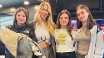 Playa, trajes de baño tendencia y sol, la tarde veraniega de Nicole Neumann junto a sus hijas