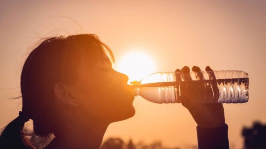 Operativo Ola de Calor en CABA: proveen agua para aliviar los efectos del calor