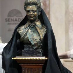 Rucci y Villaruel, con el busto de Isabelita Perón | Foto:CEDOC