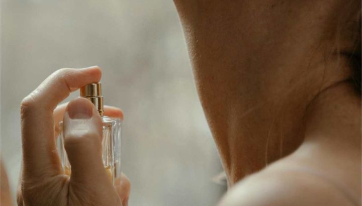 Cómo hacer que el perfume dure más tiempo en la piel