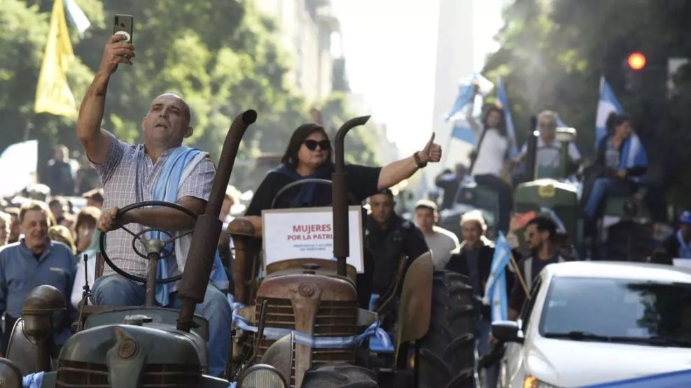 El gobierno de Javier Milei aplico una baja temporal a las retenciones