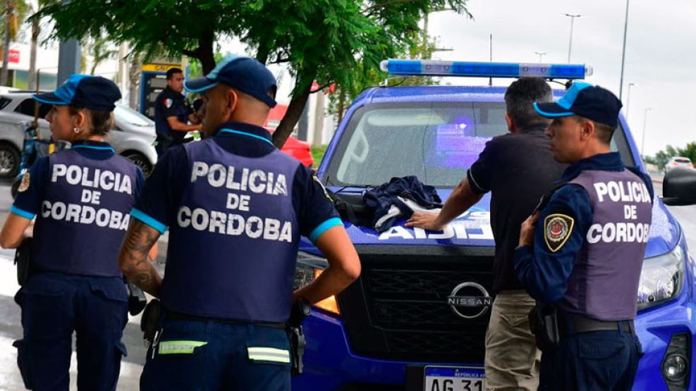 Policía detienen a ladrones