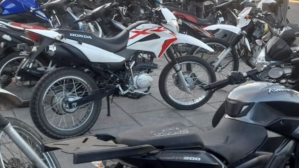 Ex funcionario vendía motos secuestradas.