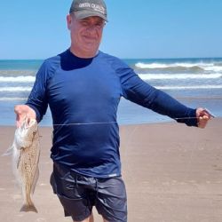 La cancha tiene una extensión de casi 35 km de arena impecable, con distintos escenarios para la práctica de la actividad, todos de muy buenos resultados en estos momentos.