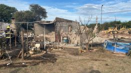 Casa incendiada tras la explosión