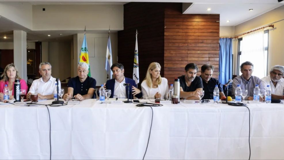 Axel Kicillof se reunió con intendentes 20250128