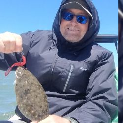 El lenguado promueve una diversión asegurada, ya sea con mosca, con carnada, en spinning, en trolling o al vadeo. Distintas formas de pesca que encierran una especie que cada vez tiene más adeptos.