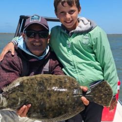 El lenguado promueve una diversión asegurada, ya sea con mosca, con carnada, en spinning, en trolling o al vadeo. Distintas formas de pesca que encierran una especie que cada vez tiene más adeptos.