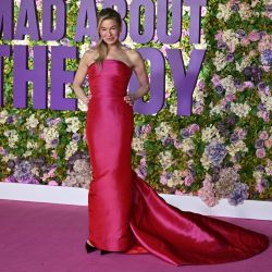 La actriz estadounidense Renee Zellweger posa a su llegada para el estreno mundial de la película "Bridget Jones: Mad About the Boy" en el Odeon Luxe en Leicester Square en el centro de Londres. | Foto:Ben Stansall / AFP
