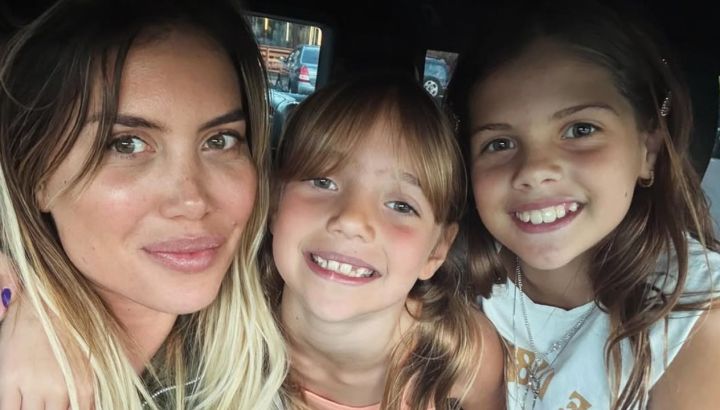 Las mejores fotos de Wanda Nara y sus hijas de vacaciones en Pinamar