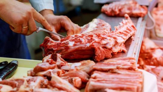 Suba de precios: carniceros contienen el aumento de la carne para proteger a sus clientes