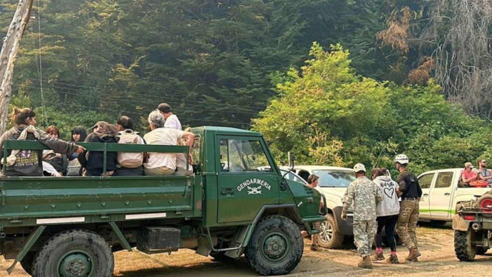 Los incendios no dan Tregua en El Bolsón y debieron evacuar a turistas que estaban acampando.