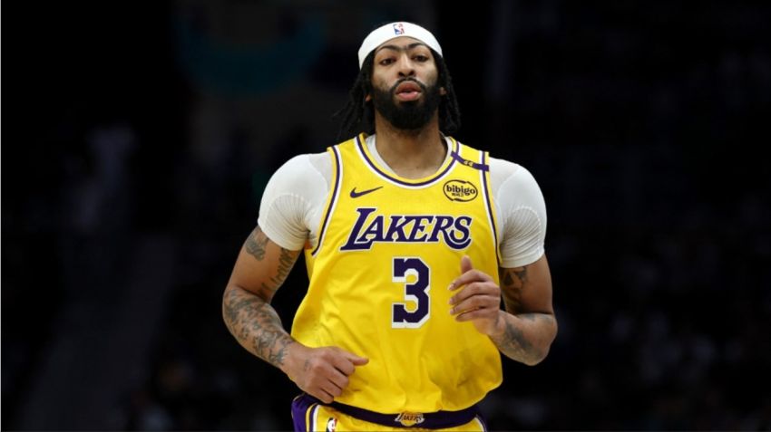 Davis, la gran carta de intercambio en la operación por Doncic.