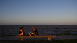 Continúa la ola de calor en Ciudad de Buenos Aires y se esperan tormentas al final del día en el centro del país