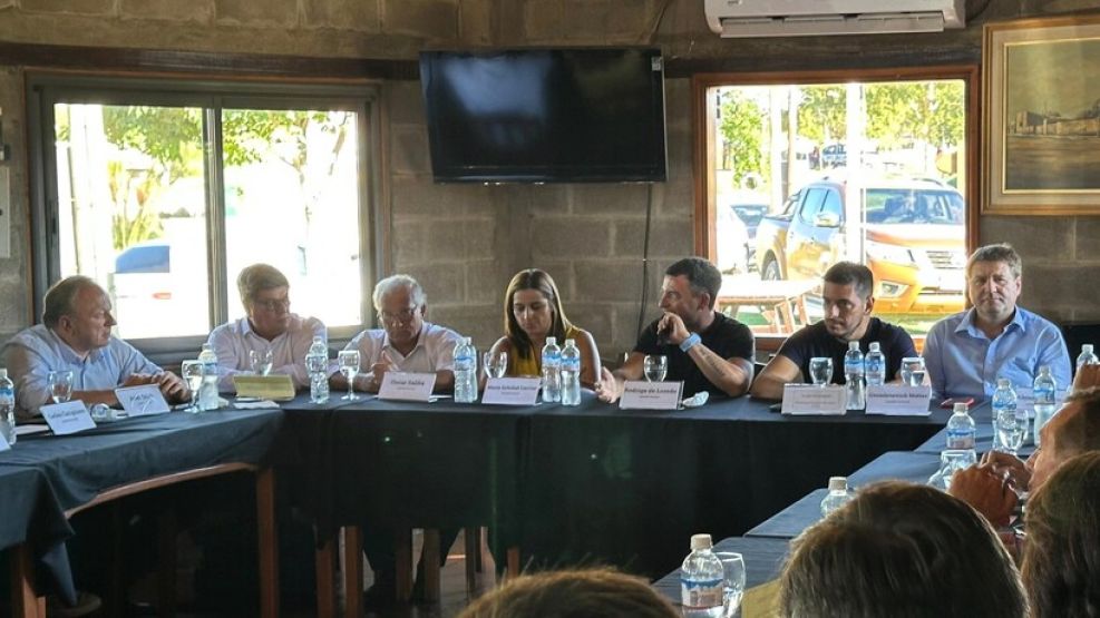 De Loredo junto a la tropa en Deán Funes