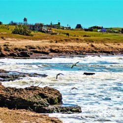 En la costa argentina también hay playas tranquilas para desconectar.