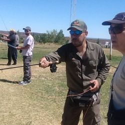 Las clínicas se desarrollarán en diversos escenarios naturales de la provincia, permitiendo a los asistentes practicar en ambientes reales y comprender la importancia de la conservación de los recursos. 