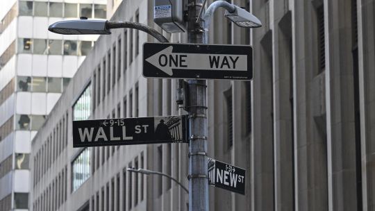 Bitcoin rebota y reabre el debate en Wall Street: ¿ya encontró un piso?