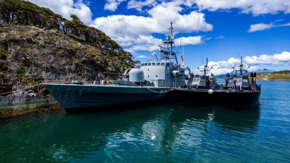 Ejercicios de adiestramiento de la Armada Argentina en el Canal de Beagle