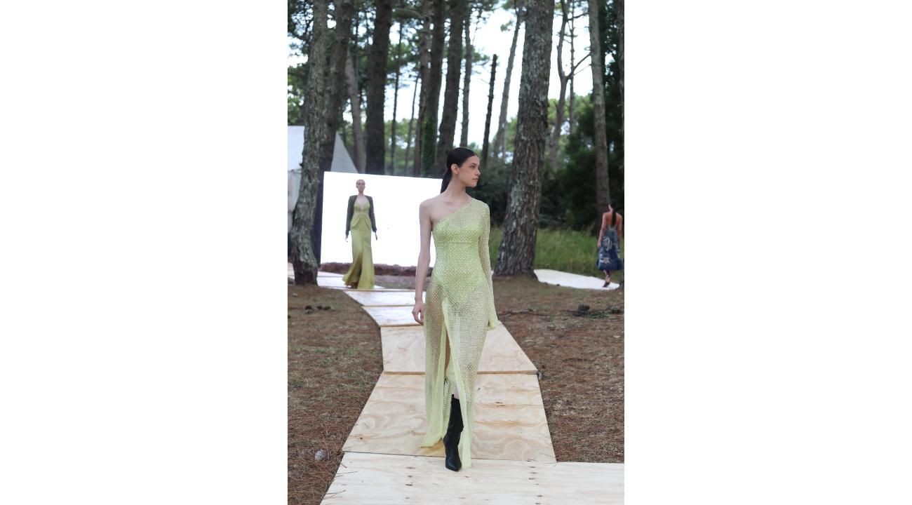 Alta Costura y naturaleza: Sylvie Burstin Emm&Val el desfile en Cariló que redefinió la elegancia