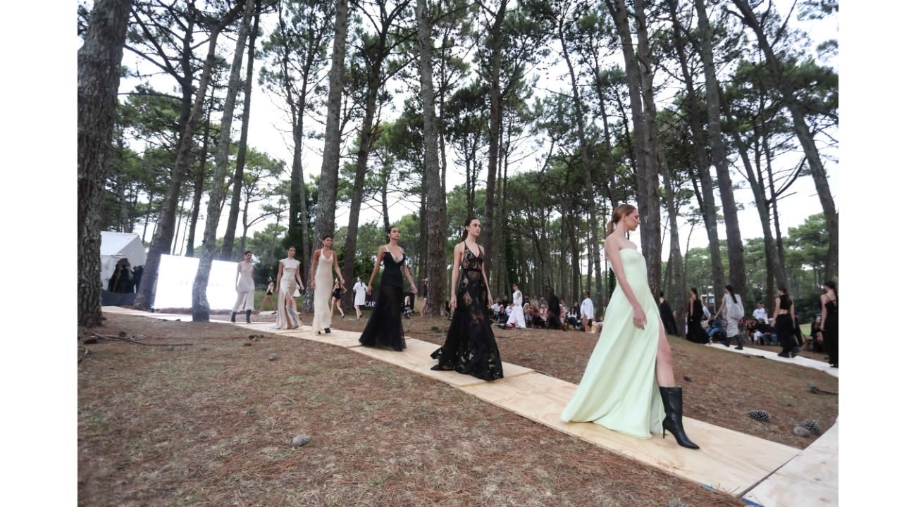 Alta Costura y naturaleza: Sylvie Burstin Emm&Val el desfile en Cariló que redefinió la elegancia