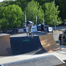 Ríos, lagos y embalses de Córdoba ofrecen la oportunidad de practicar deportes acuáticos. El boom del BMX olímpico.