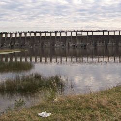 El dique Cascallares es una represa auxiliar de la de Roggero, en Moreno, Provincia de Buenos Aires. Su construcción se realizó para regular el cauce del Río Reconquista.