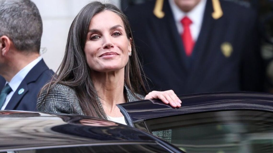 La reina Letizia bajo fuego: la prensa británica critica su estilo de vida lujoso