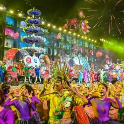 Artistas participan en el desfile anual Chingay del Año Nuevo Lunar chino en Singapur. | Foto:Roslan Rahman / AFP
