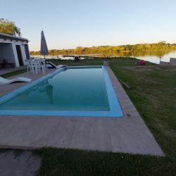 Debido a la época del año, baja mucho sedimento de los ríos Bermejo y Paraguay, lo que genera aguas oscuras y anula la pesca con artificiales.