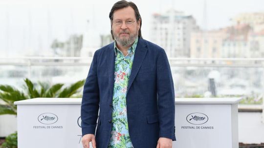 El cineasta danés, Lars von Trier, ingresó a un centro de salud para tratar su Parkinson