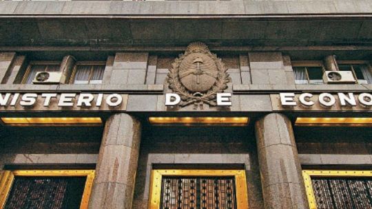 Licitación de deuda: el bono dollar-linked no tuvo éxito porque el mercado no espera una devaluación