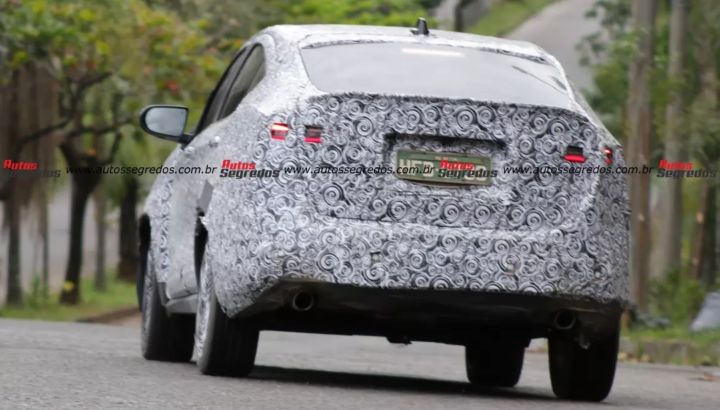 Fiat ya prueba el restyling del Fastback